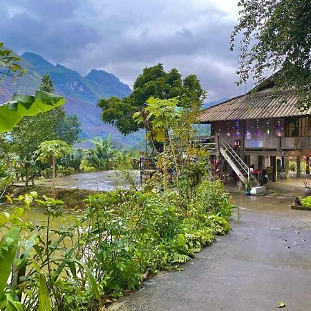 Du Gia Van Chung Homestay Làng Cac Εξωτερικό φωτογραφία