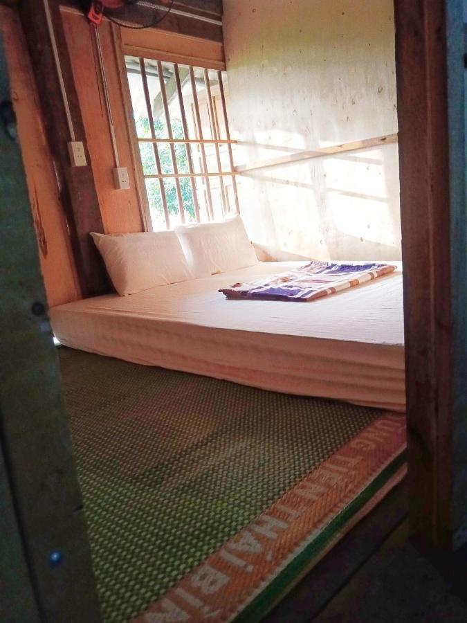 Du Gia Van Chung Homestay Làng Cac Εξωτερικό φωτογραφία