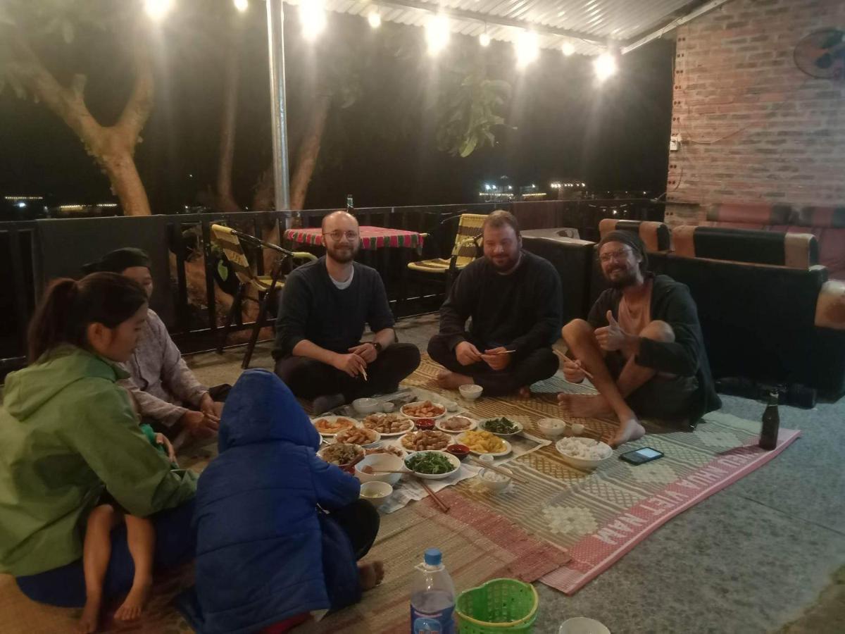Du Gia Van Chung Homestay Làng Cac Εξωτερικό φωτογραφία