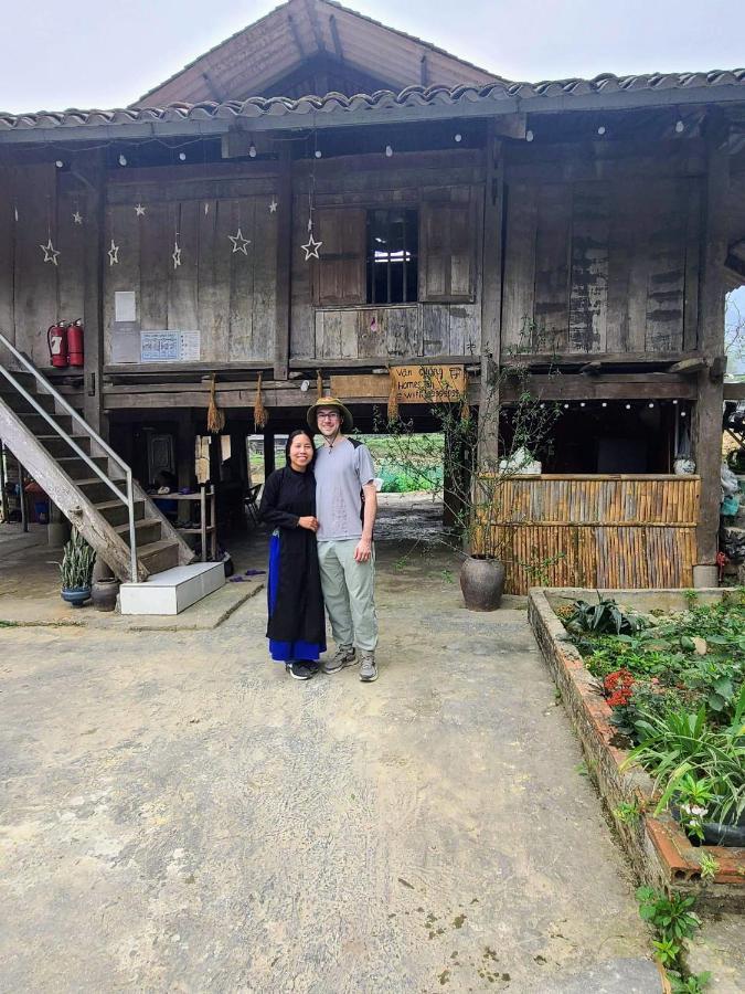 Du Gia Van Chung Homestay Làng Cac Εξωτερικό φωτογραφία