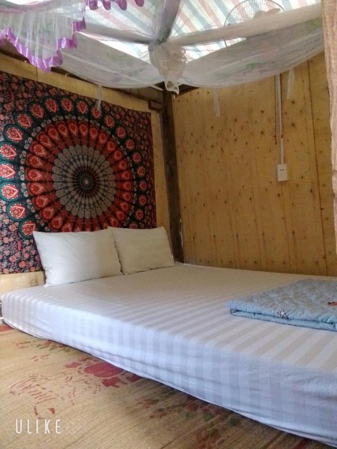 Du Gia Van Chung Homestay Làng Cac Εξωτερικό φωτογραφία
